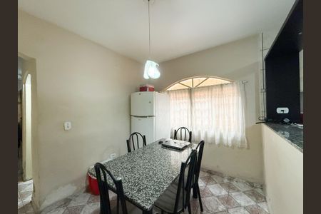 Casa à venda com 184m², 3 quartos e 2 vagascozinha