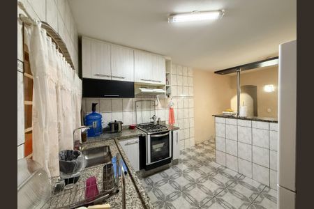 Casa à venda com 184m², 3 quartos e 2 vagascozinha