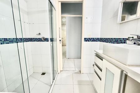 Apartamento à venda com 112m², 3 quartos e sem vagaBanheiro da suíte canadense 