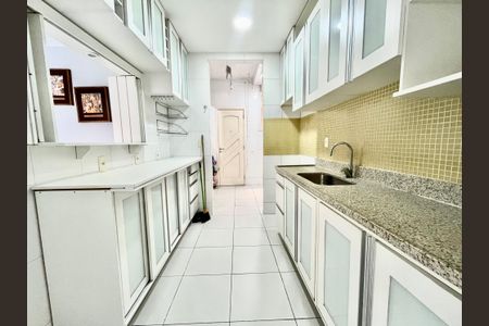 Apartamento à venda com 112m², 3 quartos e sem vagaCozinha 