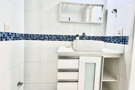 Apartamento à venda com 112m², 3 quartos e sem vagaBanheiro da suíte canadense 