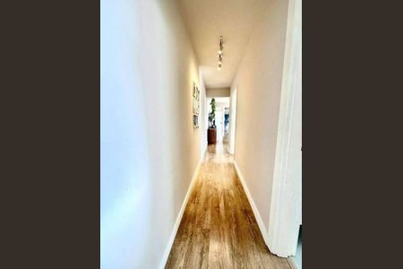 Corredor  de apartamento para alugar com 1 quarto, 70m² em Mont’Serrat, Porto Alegre