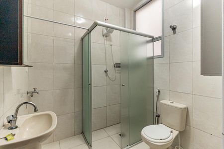 Banheiro de kitnet/studio para alugar com 1 quarto, 45m² em Santa Cecilia, São Paulo