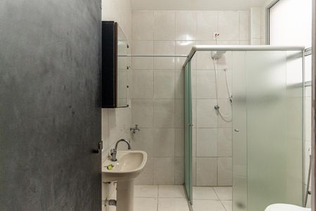 Banheiro de kitnet/studio para alugar com 1 quarto, 45m² em Santa Cecilia, São Paulo