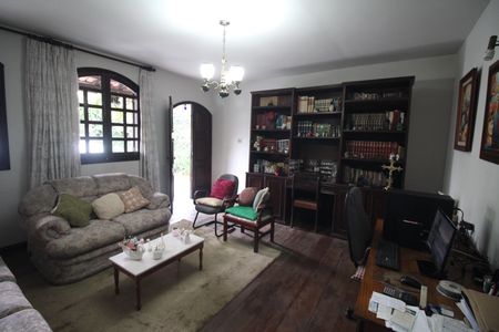 Sala de casa à venda com 4 quartos, 475m² em Bairro da Glória, Contagem