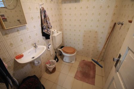 Casa para alugar com 475m², 4 quartos e 4 vagasBanheiro 2