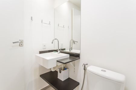 Banheiro de kitnet/studio para alugar com 1 quarto, 25m² em Vila Olímpia, São Paulo