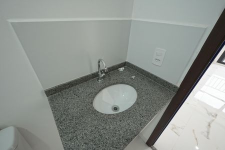 Banheiro de kitnet/studio para alugar com 1 quarto, 26m² em Ipiranga, São Paulo