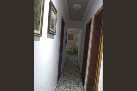 Casa à venda com 380m², 3 quartos e 5 vagasCorredor