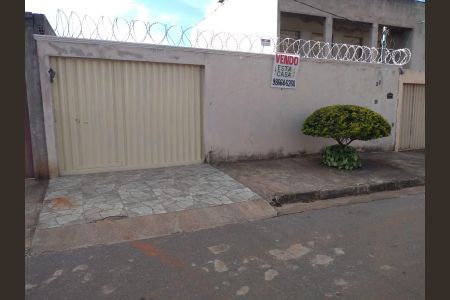 Casa à venda com 380m², 3 quartos e 5 vagasFachada