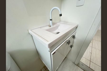 Apartamento para alugar com 40m², 1 quarto e sem vagaBanheiro - torneira