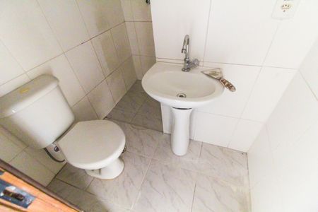 Casa de condomínio para alugar com 61m², 2 quartos e 1 vaga Casa de condomínio para alugar com 61m², 2 quartos e 1 vagaBanheiro