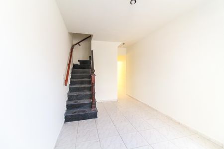 Sala de casa de condomínio para alugar com 2 quartos, 61m² em Itaquera, São Paulo