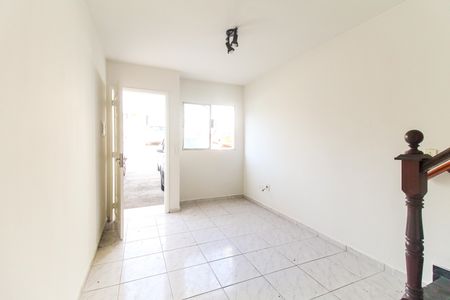 Casa de condomínio para alugar com 61m², 2 quartos e 1 vaga Casa de condomínio para alugar com 61m², 2 quartos e 1 vagaSala