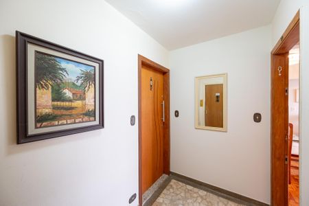 Apartamento à venda com 118m², 3 quartos e 1 vaga Apartamento à venda com 118m², 3 quartos e 1 vagaHall Social