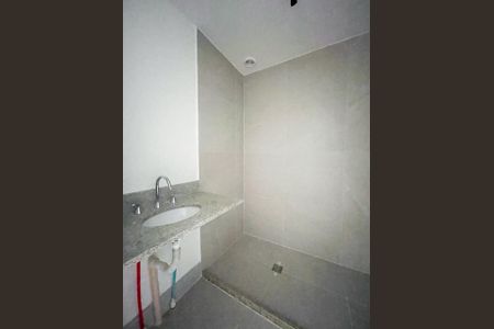 Banheiro de apartamento para alugar com 1 quarto, 35m² em Passo d’Areia, Porto Alegre