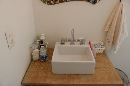 Apartamento à venda com 93m², 2 quartos e 2 vagasBanheiro 1