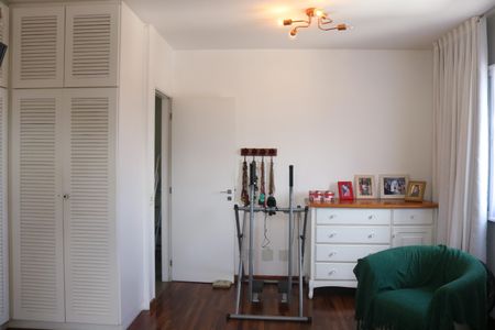 Apartamento à venda com 93m², 2 quartos e 2 vagasQuarto 2