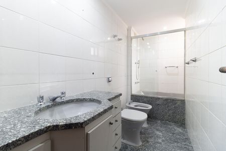 Apartamento à venda com 170m², 3 quartos e 3 vagasBanheiro da Suíte 1