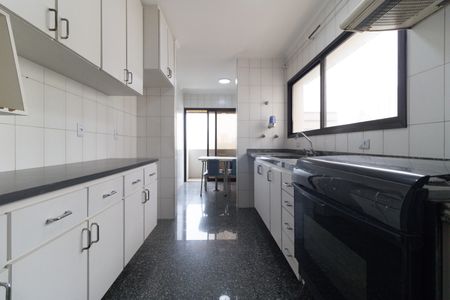 Apartamento à venda com 170m², 3 quartos e 3 vagasCozinha 