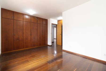 Apartamento à venda com 170m², 3 quartos e 3 vagasSuíte 1