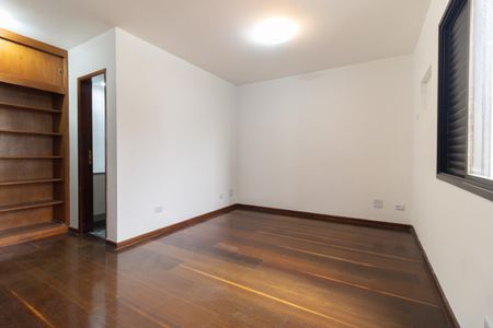 Apartamento à venda com 170m², 3 quartos e 3 vagasSuíte 1