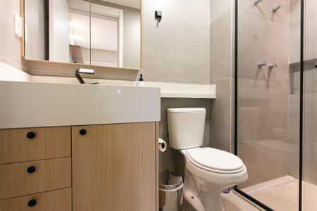 Apartamento para alugar com 68m², 2 quartos e 1 vaga Apartamento para alugar com 68m², 2 quartos e 1 vagaBanheiro da Suíte