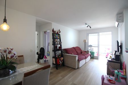 Sala de apartamento à venda com 2 quartos, 74m² em Barra da Tijuca, Rio de Janeiro