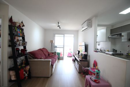 Apartamento à venda com 74m², 2 quartos e 1 vagaSala