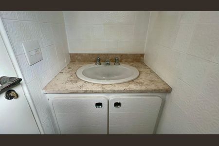 Apartamento para alugar com 160m², 3 quartos e 3 vagas Apartamento para alugar com 160m², 3 quartos e 3 vagasLavabo