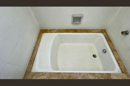 Apartamento para alugar com 160m², 3 quartos e 3 vagas Apartamento para alugar com 160m², 3 quartos e 3 vagasBanheiro