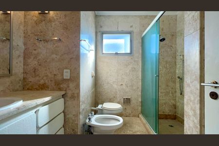 Apartamento para alugar com 160m², 3 quartos e 3 vagas Apartamento para alugar com 160m², 3 quartos e 3 vagasBanheiro da Suíte