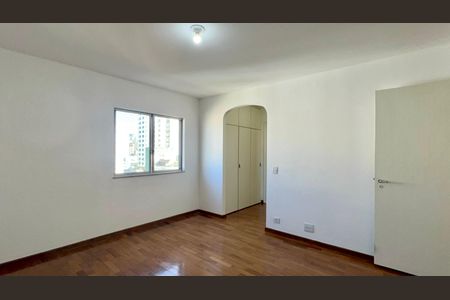 Apartamento para alugar com 160m², 3 quartos e 3 vagas Apartamento para alugar com 160m², 3 quartos e 3 vagasSuite