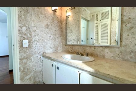 Apartamento para alugar com 160m², 3 quartos e 3 vagas Apartamento para alugar com 160m², 3 quartos e 3 vagasBanheiro da Suíte