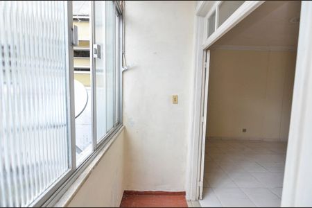 Sala de apartamento à venda com 2 quartos, 63m² em Benfica, Rio de Janeiro