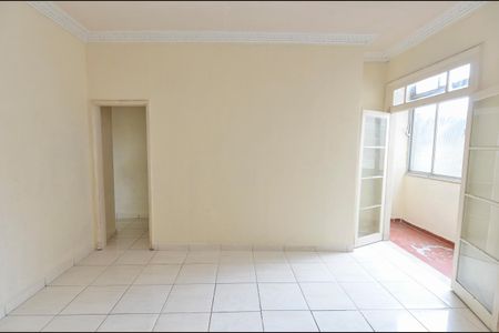 Apartamento à venda com 63m², 2 quartos e sem vaga Apartamento à venda com 63m², 2 quartos e sem vagaSala