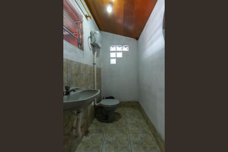 Casa à venda com 230m², 3 quartos e sem vagaLavabo