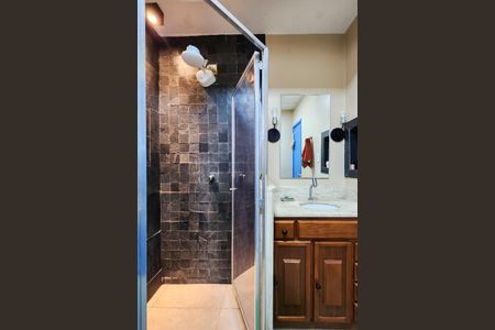 Apartamento para alugar com 77m², 2 quartos e sem vaga Apartamento para alugar com 77m², 2 quartos e sem vagaBanheiro