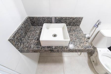 Casa para alugar com 55m², 2 quartos e 1 vaga Casa para alugar com 55m², 2 quartos e 1 vagaBanheiro