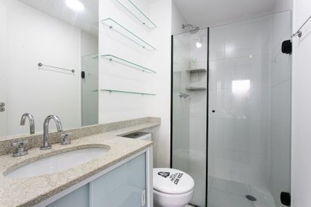 Banheiro de kitnet/studio para alugar com 1 quarto, 24m² em Tatuapé, São Paulo