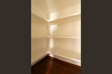 Casa para alugar com 380m², 5 quartos e 3 vagas