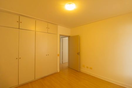 Casa para alugar com 380m², 5 quartos e 3 vagas