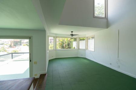 Casa para alugar com 380m², 5 quartos e 3 vagas