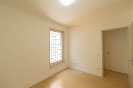 Casa para alugar com 380m², 5 quartos e 3 vagas