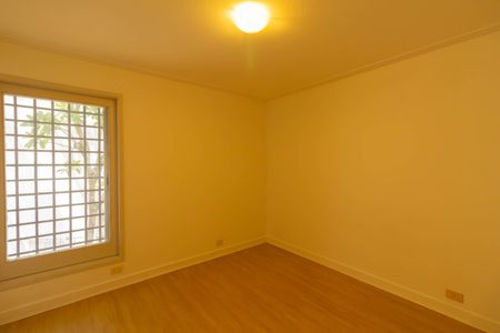 Casa para alugar com 380m², 5 quartos e 3 vagas