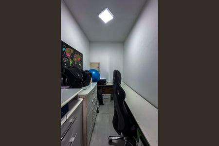 Apartamento à venda com 180m², 2 quartos e 1 vaga Apartamento à venda com 180m², 2 quartos e 1 vagaEscritório