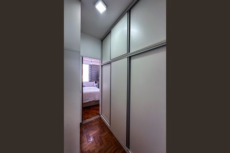 Apartamento à venda com 180m², 2 quartos e 1 vaga Apartamento à venda com 180m², 2 quartos e 1 vagaCloset da suíte