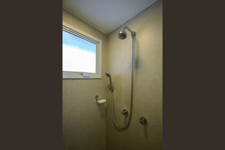 Apartamento para alugar com 110m², 3 quartos e 2 vagasChuveiro do Banheiro da Suíte 1