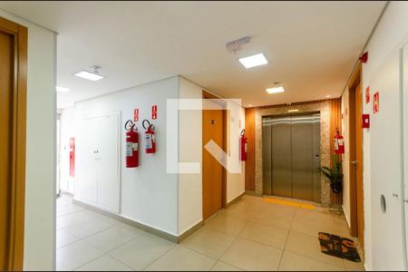 Apartamento para alugar com 45m², 2 quartos e 1 vaga Apartamento para alugar com 45m², 2 quartos e 1 vagaHall social