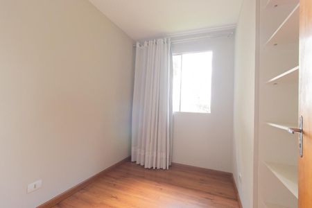 Quarto 2 de apartamento para alugar com 3 quartos, 64m² em Capão Raso, Curitiba
